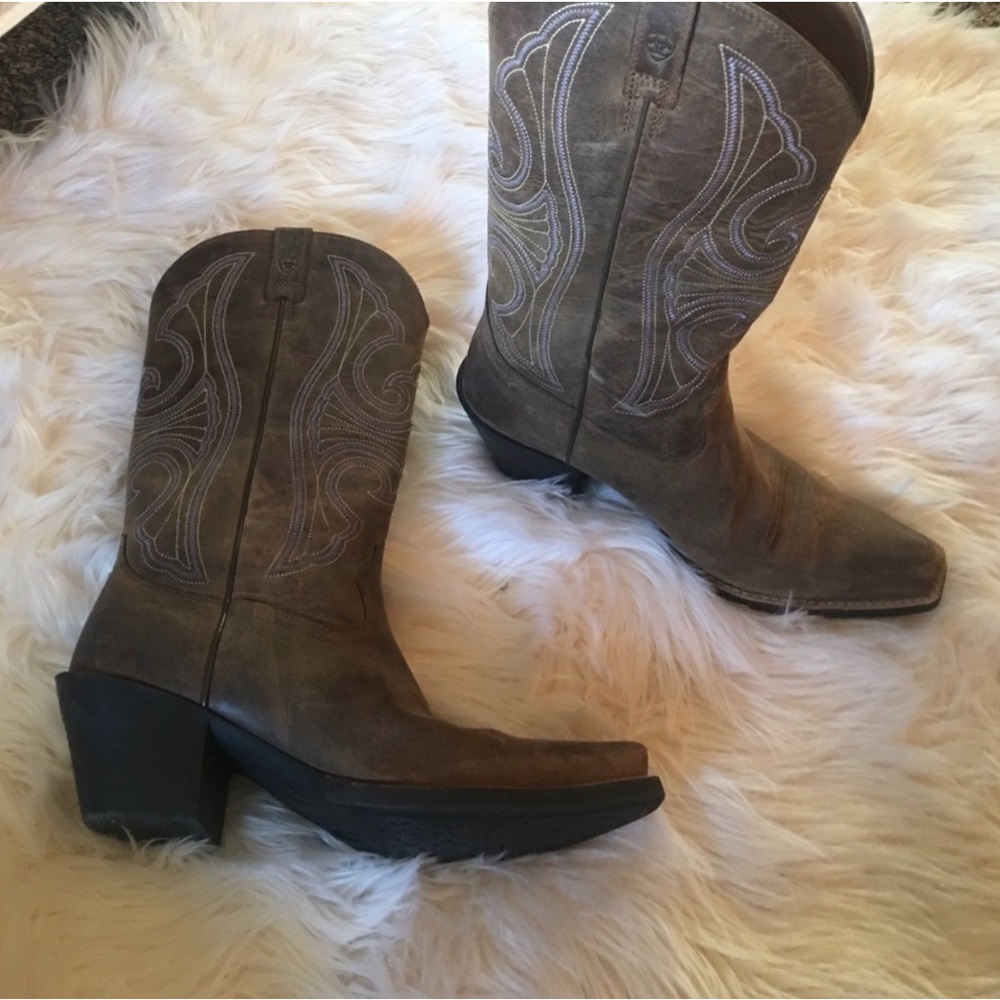 Ariat snip toe size 9